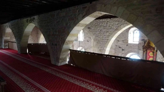 683 yıllık tarihi cami görenleri hayran bırakıyor