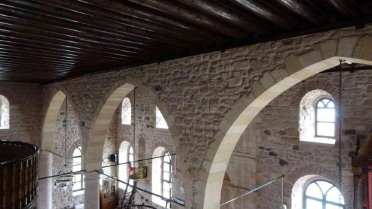 683 yıllık tarihi cami görenleri hayran bırakıyor