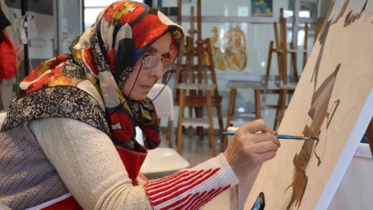 70'inde resme başladı