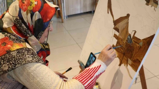 70'inde resme başladı