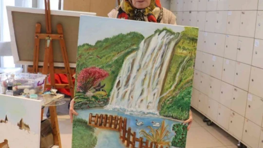 70'inde resme başladı