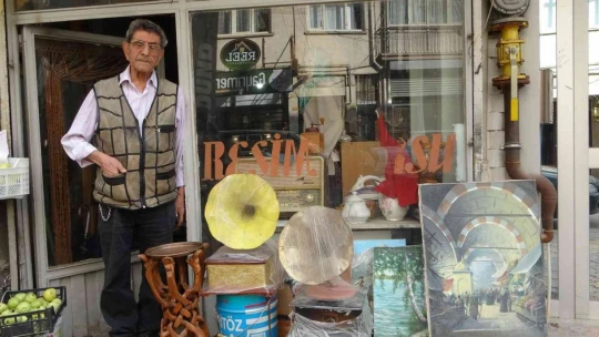 70 yıllık gramofon ustası tarihe ışık tutuyor