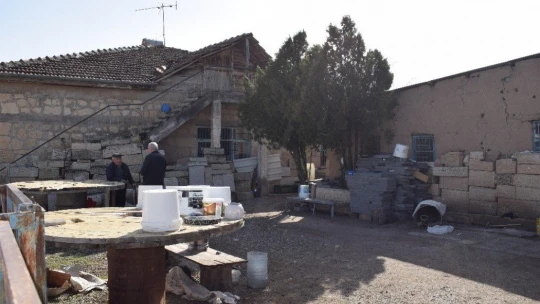 80 yıldır taşlara şekil veriyor