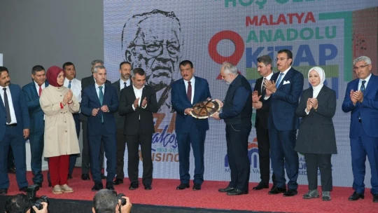 9.Malatya Anadolu Kitap ve Kültür Fuarı kitapseverlerle buluştu