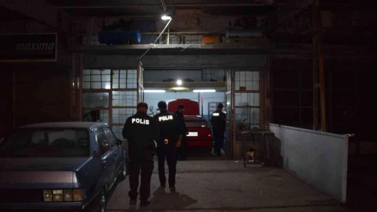 Adres sorma bahanesiyle gelip silahla ateş açtı