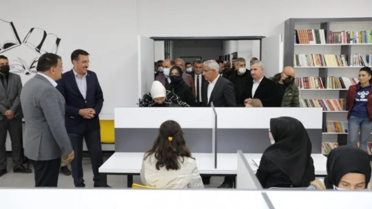 Ahmet Kekeç semt kütüphanesi yoğun katılımla açıldı