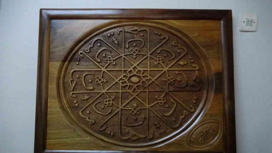 Ahşabı 12 yıldır sanata dönüştürüyor