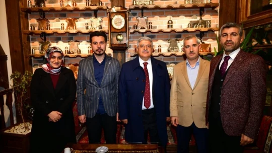 AK Partili Demiröz, tarihi Yeşilyurt konaklarını inceledi