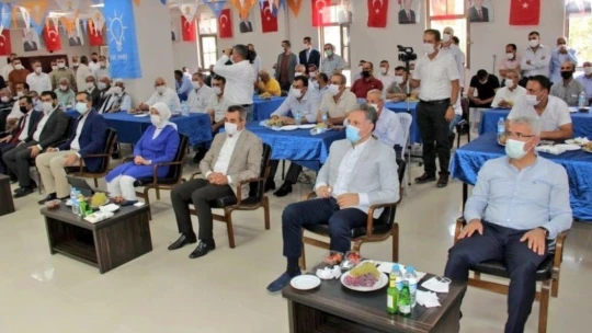 AK Parti ilçe kongrelerine devam ediyor