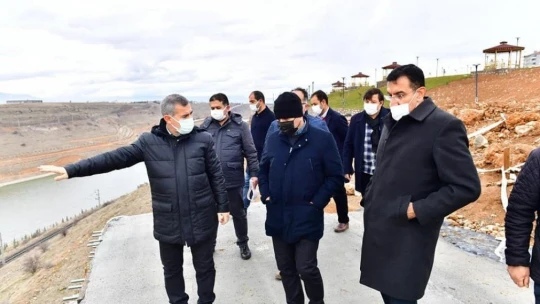 AK Partili heyet yatırımları inceledi