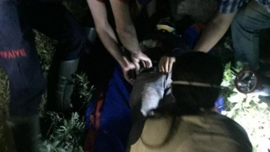 Akaryakıt yüklü tanker şarampole yuvarlandı: 3 yaralı