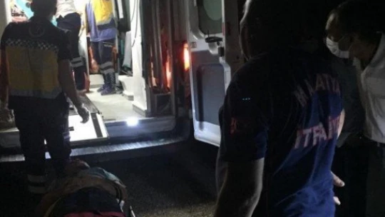 Akaryakıt yüklü tanker şarampole yuvarlandı: 3 yaralı