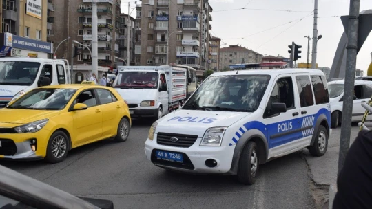 Alt geçitteki intihar girişimini ekipler engelledi