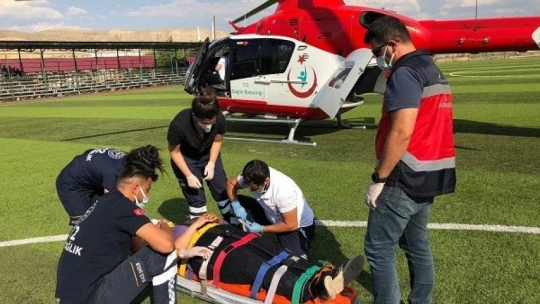 Ambulans helikopter hayat kurtarıyor