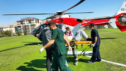 Ambulans helikopter, kalp krizi geçiren hasta için havalandı