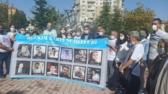 Ankara tren garındaki bombalı saldırıda ölen 103 kişi Malatya'da anıldı