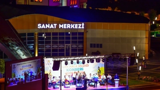 Arabada Türk Halk Müziği konseri