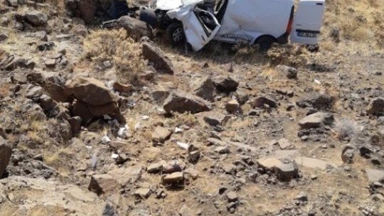 Araç şarampole yuvarlandı, 1 yaralı