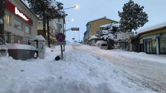 Arapgir'de kar mesaisi sürüyor