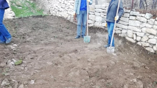 Arapgir'de kilit taş çalışmaları sürüyor