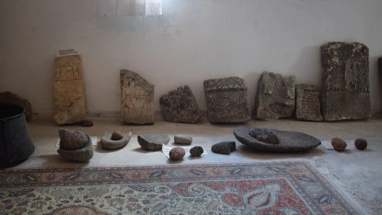 Arapgir halkı, tarihi mezar taşlarına gözü gibi bakıyor