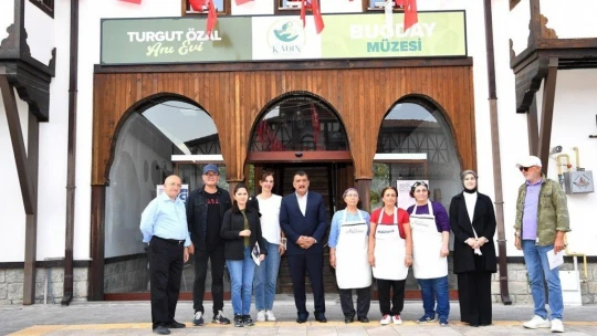 Arslantepe ve müzeleri gezen Gazetecilerden Malatya'ya övgü