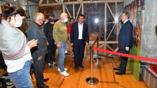 Arslantepe ve müzeleri gezen Gazetecilerden Malatya'ya övgü