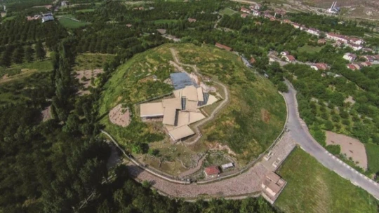 Arslantepe'ye yeni tabela