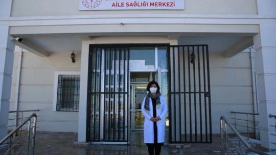 Aşı olacak çocukların yardımına kurtarma ekipleri yetişti