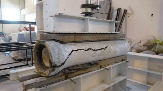 Atık malzeme ile 12 ton basınca dayanıklı beton boru ürettiler