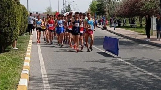 Atlet kuzenler başarıyla döndü