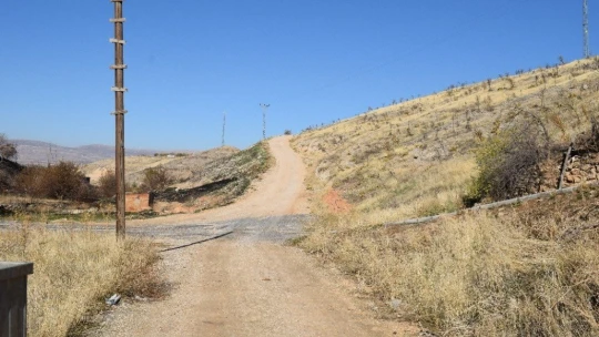 Aydınlar Mahallesi sakinleri Yeşilyurt'a bağlanmak istiyor