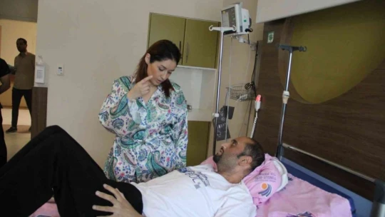 Azeri şarkıcı kardeşine karaciğerini verdi