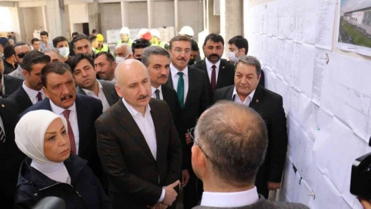 Bakan Karaismailoğlu, Malatya'da yeni havaalanı inşaatını inceledi