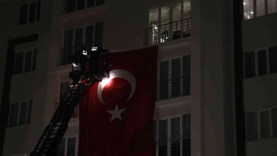 Bakan Kurum'dan şehit ailesine taziye ziyareti