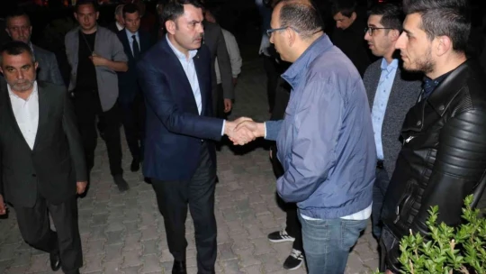 Bakan Kurum'dan şehit ailesine taziye ziyareti