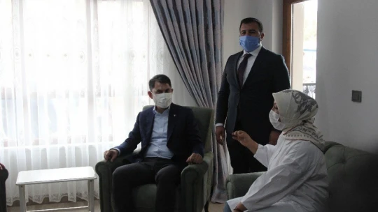 Bakan Kurum, Pütürge'de deprem konutlarını inceledi