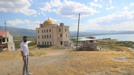 Para bitince minaresiz kaldı