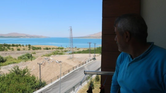 Baraj manzaralı deprem konutları tatil köylerini aratmıyor