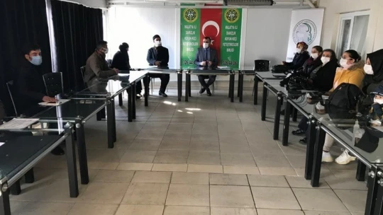 Başarılı yetiştiricilere sertifika verildi