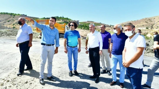 Başkan Çınar, asfalt serimi ve imar yolu açma çalışmalarını inceledi
