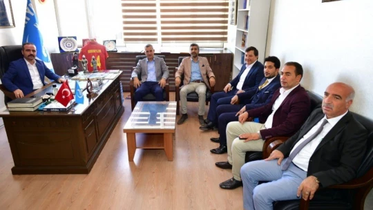 Başkan Çınar'dan MHP ve Ülkü Ocakları'na ziyaret