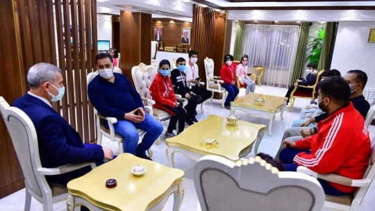 Başkan Çınar, kata şampiyonlarını misafir etti