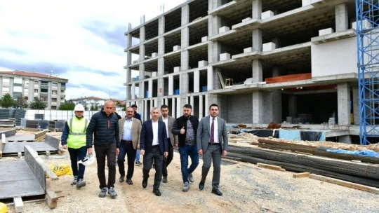 Başkan Çınar, kentsel dönüşüm alanını inceledi