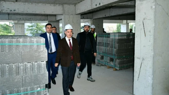 Başkan Çınar, kentsel dönüşüm projesindeki binaları inceledi