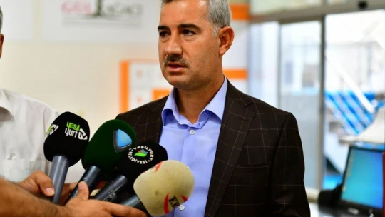 Başkan Çınar, kurban bağışını Kızılay'a yaptı