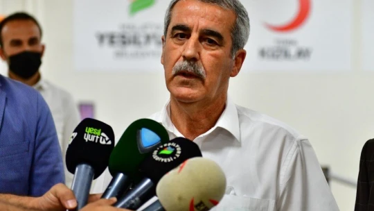 Başkan Çınar, kurban bağışını Kızılay'a yaptı