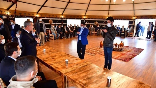 Başkan Çınar, muhtarları oba çadırında ağırladı