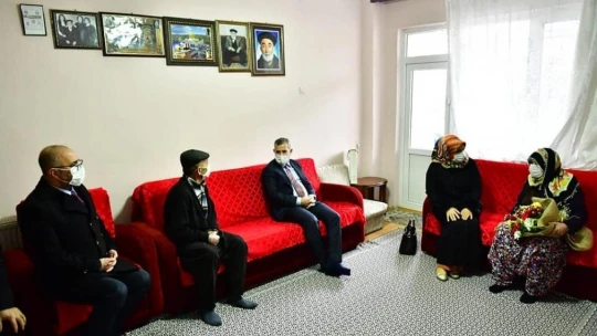 Başkan Çınar, yaşlıların hayır duasını aldı