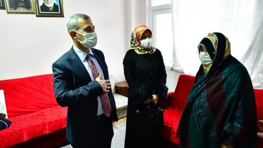 Başkan Çınar, yaşlıların hayır duasını aldı